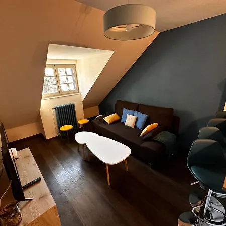 La Maison Aux Volets Bleus 3eme Etage Apartment *