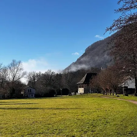 La Maison Aux Volets Bleus 3ème étage Apartamento *
