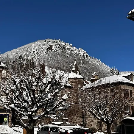 Апартаменты La Maison Aux Volets Bleus 3eme Etage Вик-сюр-Сер