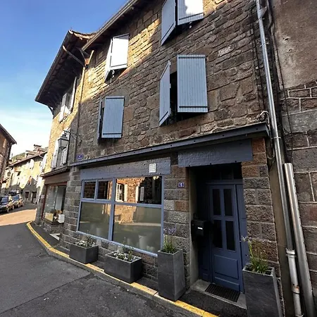 La Maison Aux Volets Bleus 3ème étage Vic-sur-Cère